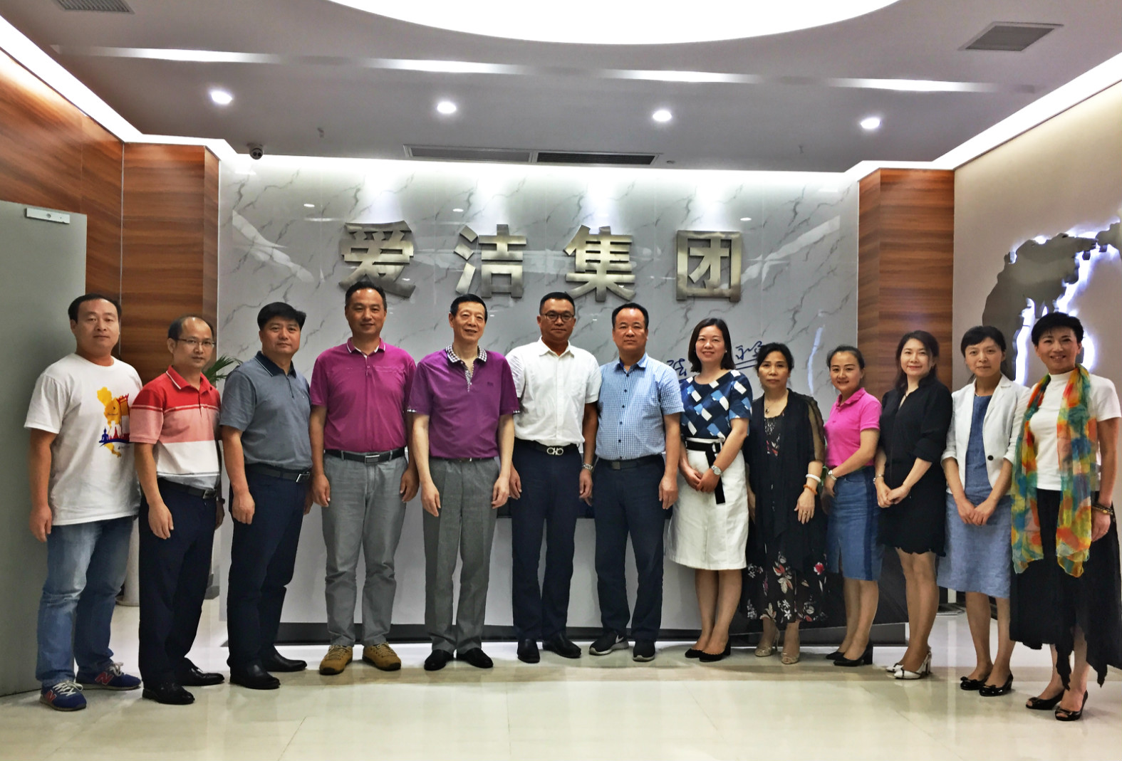 省、市总工会领导赴武汉市清洁行业及企业调研指导工作